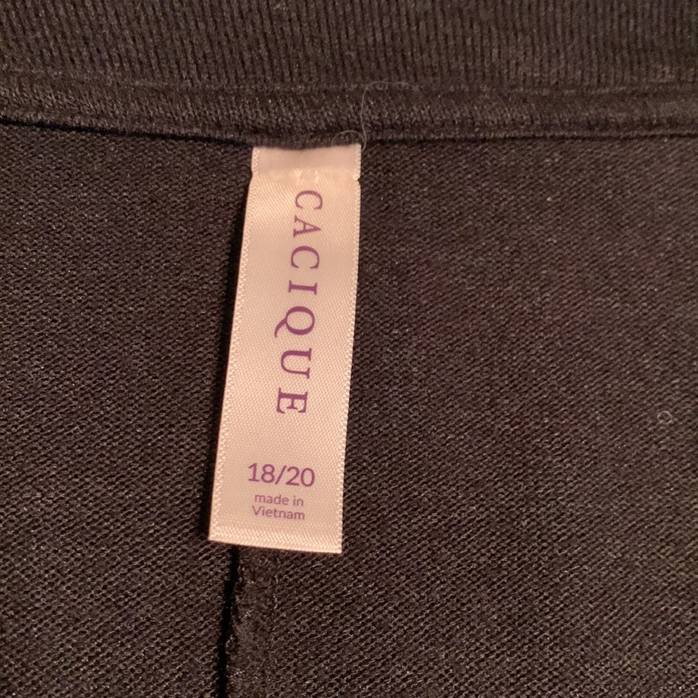 Cacique Cardigan - Picture 2 of 3